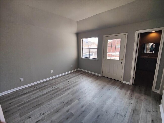 Building Photo - 1103 Dulles Ave