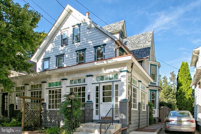 Building Photo - 208 S Atlantic Ave