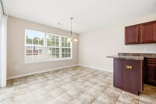 Building Photo - 2375 Morlynn Dr