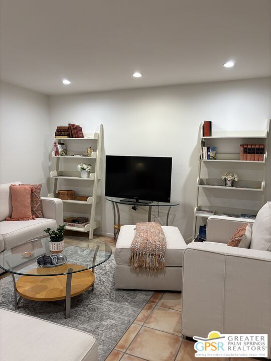 Building Photo - 2166 N Indian Canyon Dr