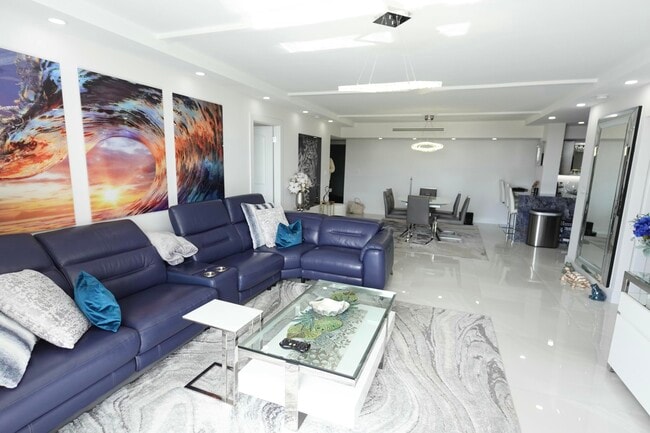 Building Photo - 2860 S Ocean Blvd