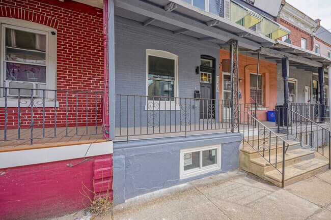 Building Photo - 1335 S Stanley St