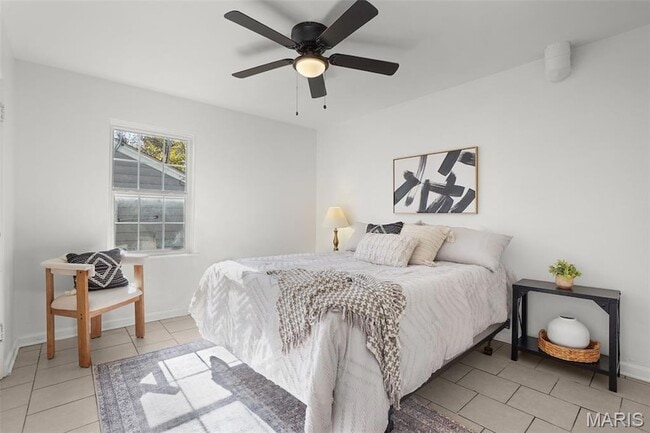 Building Photo - 9845 Dennis Dr