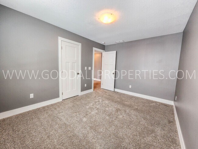 Building Photo - A Must See 4 Bedroom 3.5 Baths in Norwalk with a 3 Car Garage!!!