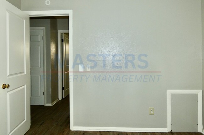 Building Photo - 5765 Steffens Ave