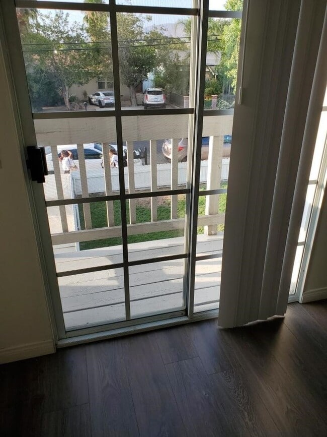 Building Photo - **MOVE-IN Special 1/2 off First Months Ren...