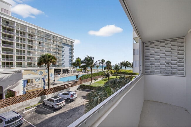 Building Photo - 3640 N Ocean Dr