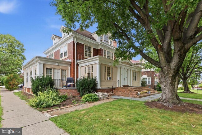 Building Photo - 202 N 17th St