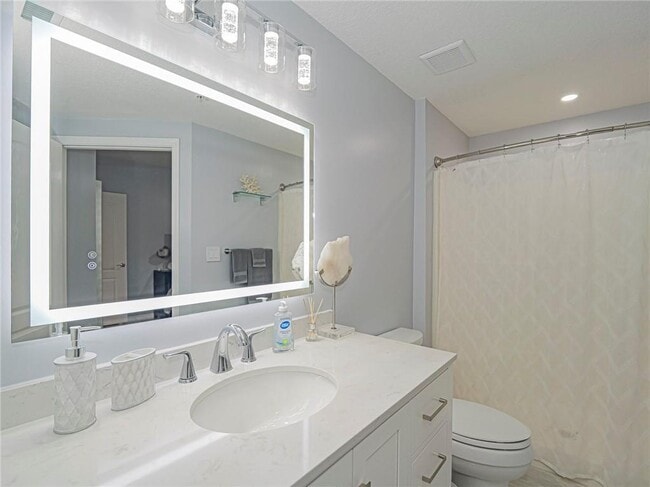 Building Photo - 5080 Fairways Cir