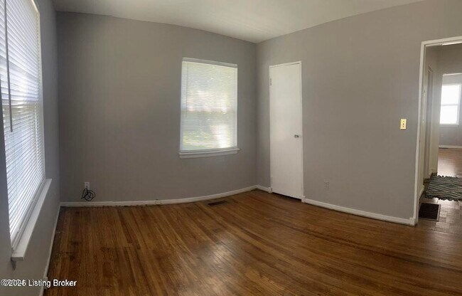 Building Photo - 610 Marquette Dr