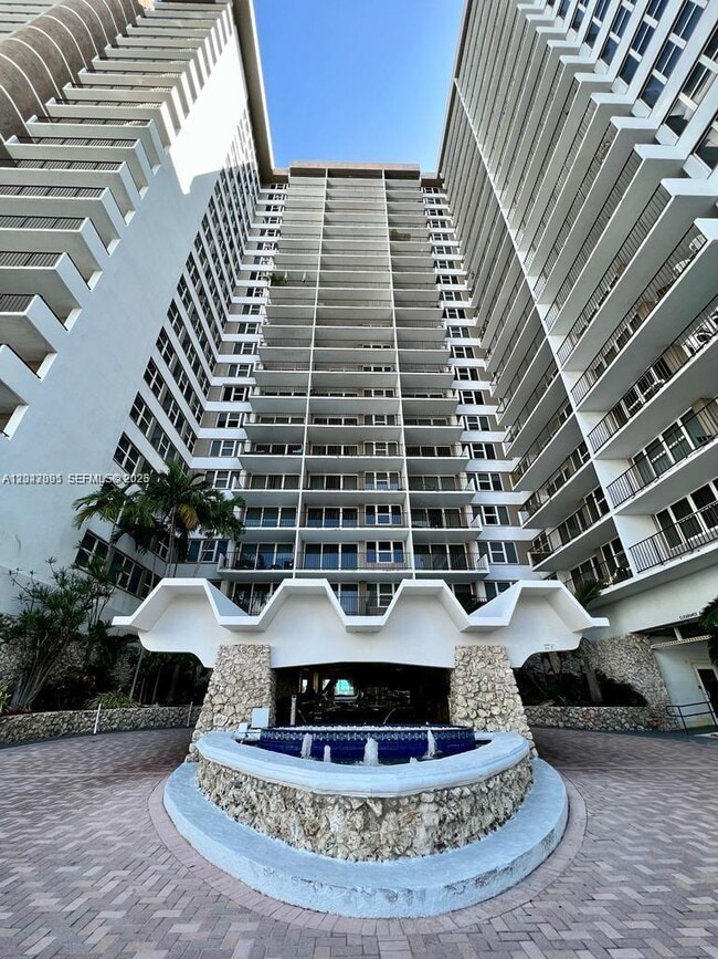 Building Photo - 2030 S Ocean Dr
