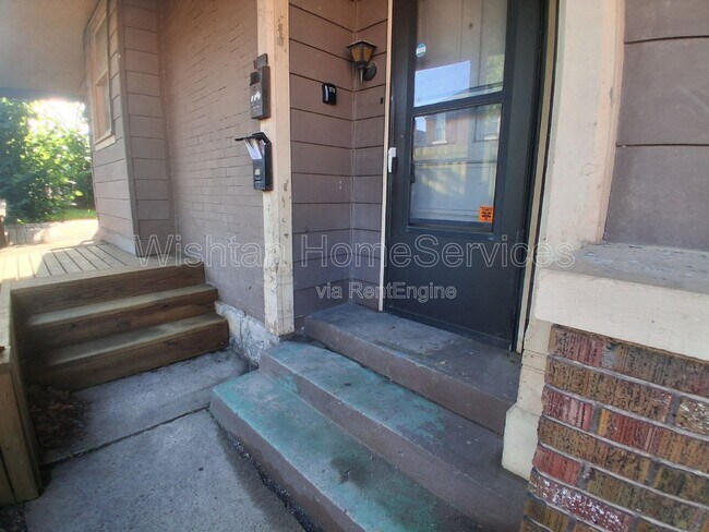Building Photo - 517 N 14th St