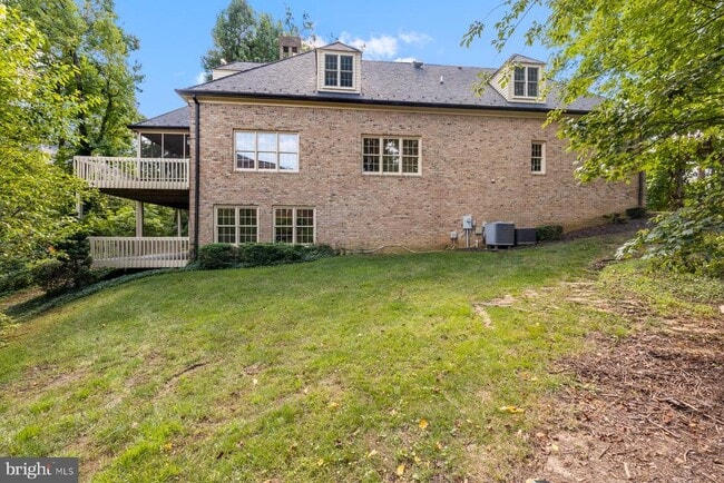 Building Photo - 370 S River Landing Rd