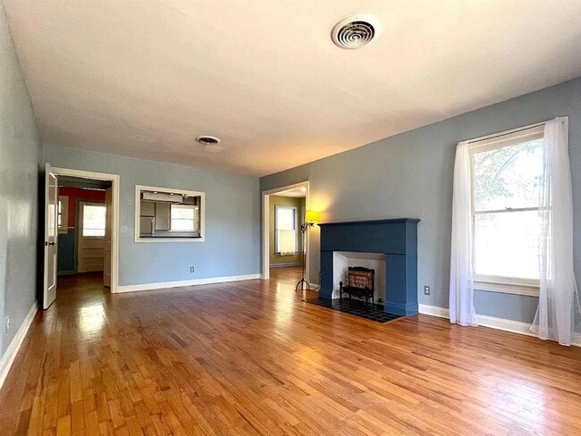 Building Photo - 4104 Ridgelea Dr