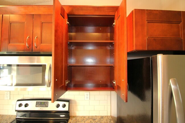 Building Photo - 2900 Olivewood Terrace