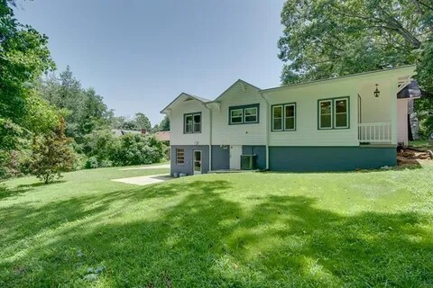 Building Photo - 485 Lake Dr