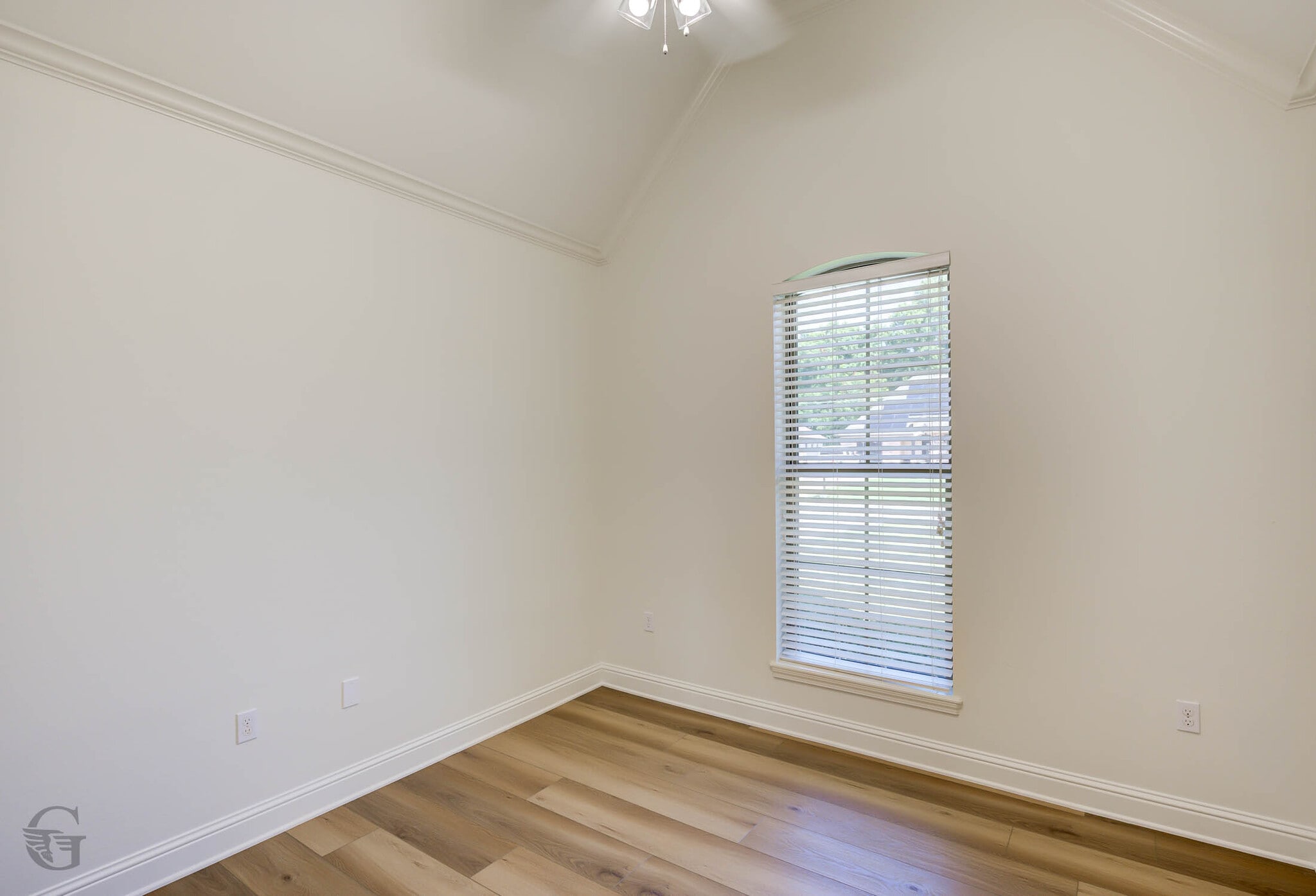 Building Photo - 525 Chinquipin Dr