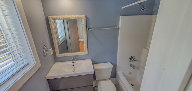 Building Photo - Luxury Student Living- 4BR/4BA Townhome Near UGA (Available Fall 2026)