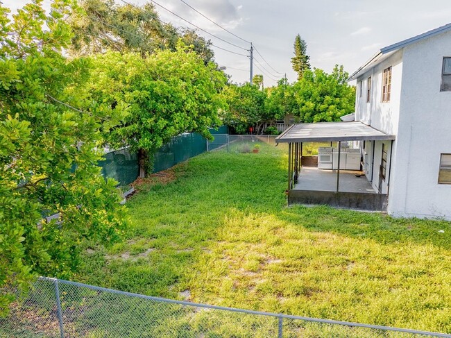 Building Photo - 8507 Sunset Dr