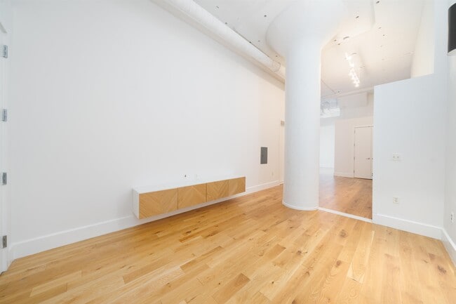 Building Photo - 50 Dey St