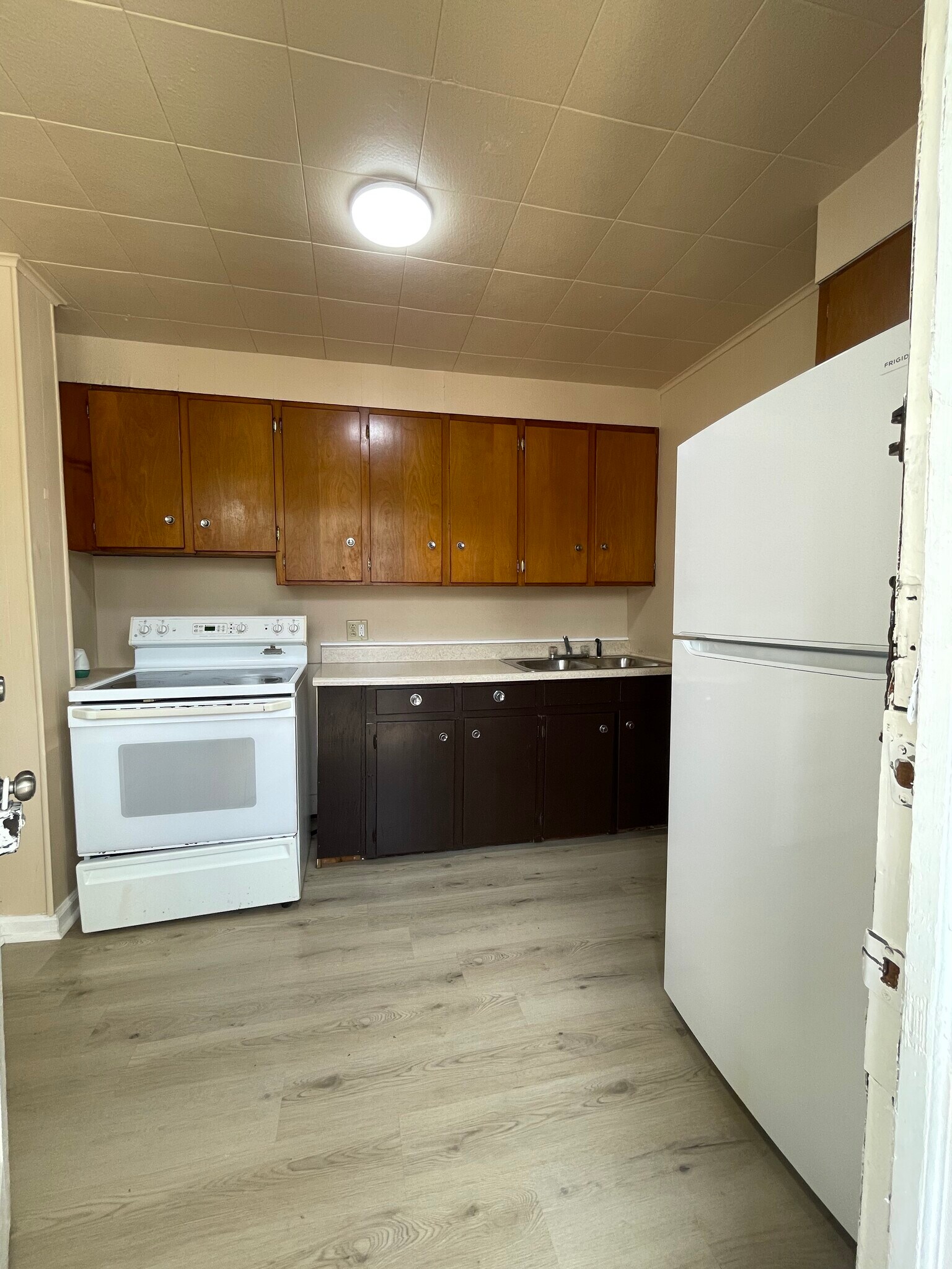 Building Photo - 203 S 11th St