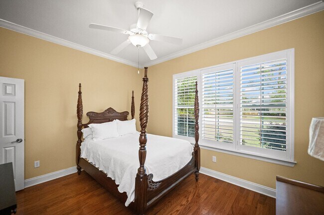 Building Photo - 632 Magnolia Cir