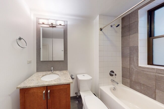 Floorplan - 5234-5244 S. Ingleside Avenue