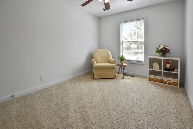 Building Photo - Pet Friendly Three Bedroom with Bonus!