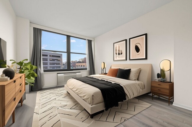 Building Photo - 102 Christopher Columbus Dr