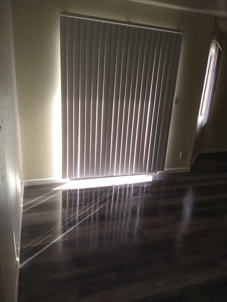 Building Photo - 430 N Chester Ave