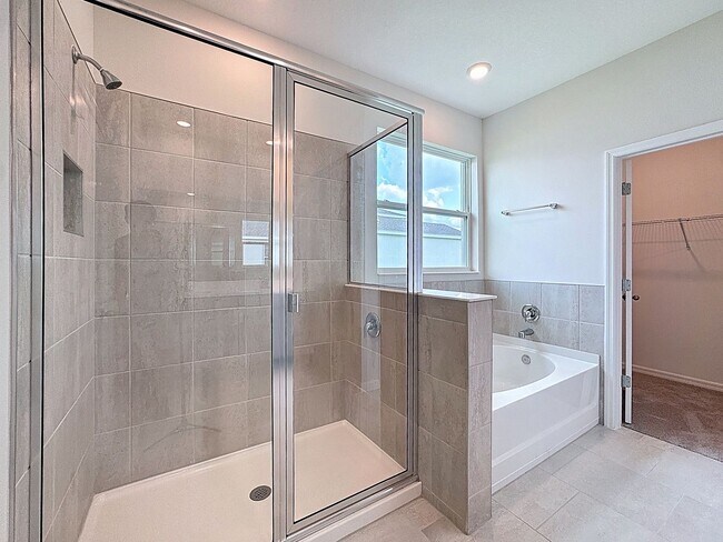 Building Photo - 10547 Bridgegate Hts Lp