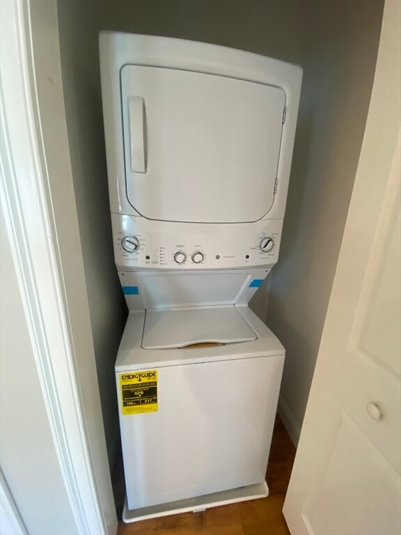 Building Photo - 17 Maywood St