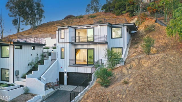 Building Photo - 6565 Pickwick St