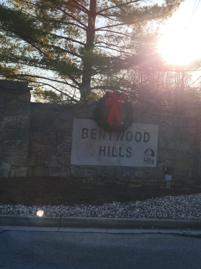 Building Photo - 30 Creekwood Dr