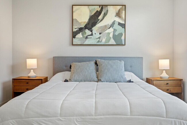 Building Photo - 5820 1/2 Cameron Rd