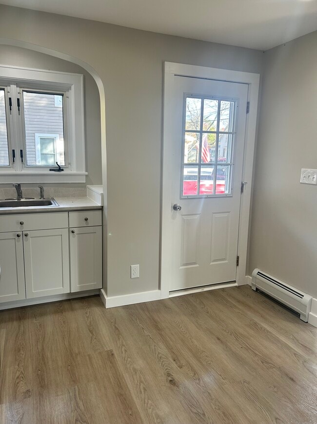 Building Photo - 164 Rabideau St