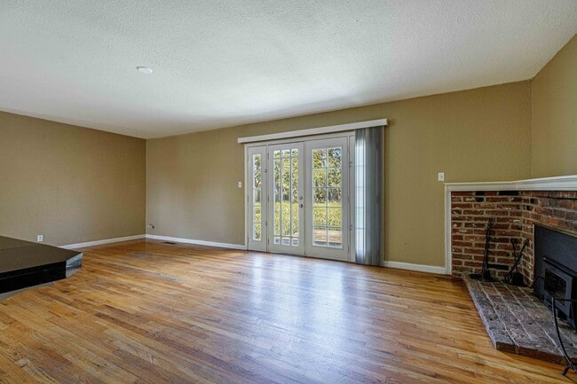 Building Photo - 3 bed 2 bath home for RENT in Stockton