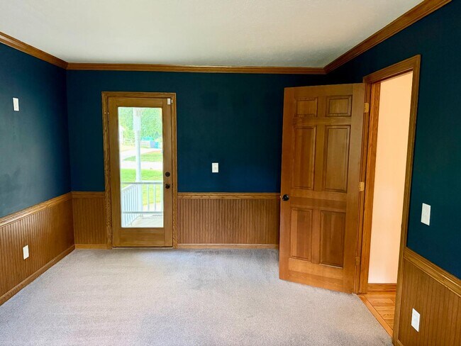 Building Photo - 6955 Salerno St NW