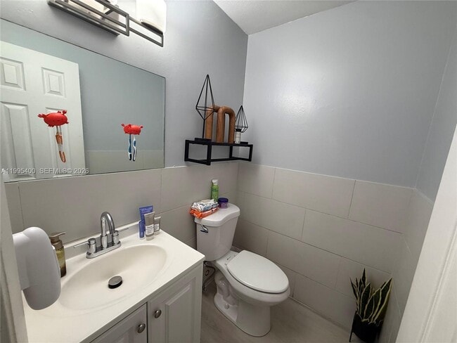 Building Photo - 328 NW 47th St