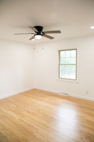 Building Photo - 200 Sewanee Cir