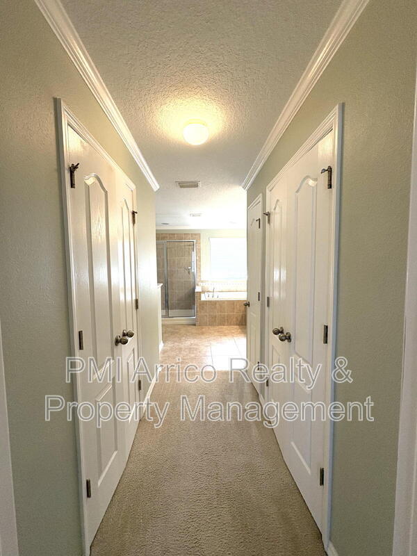 Building Photo - 5822 Tulip Flower Dr