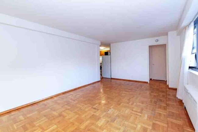 Building Photo - 6515 BLVD E