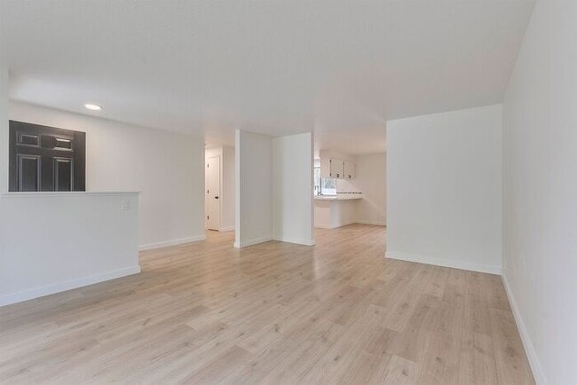 Building Photo - Updated Single Level Home with Large Fence...