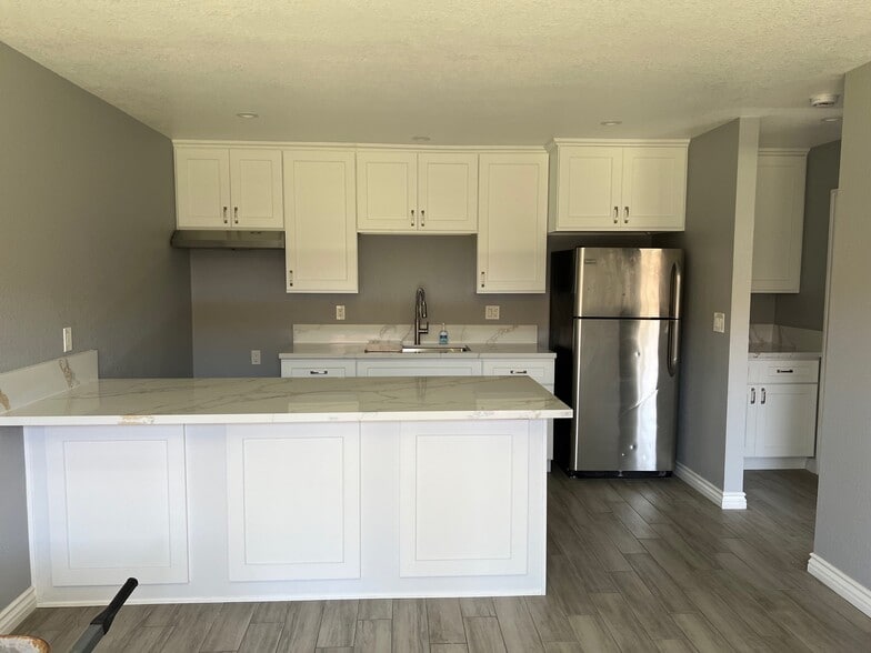 1 Bdrm - Honey Garden Apartments