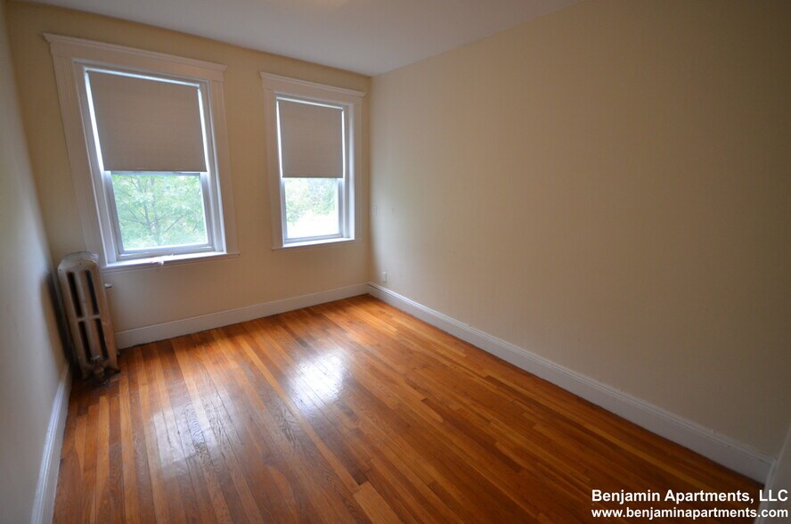 Building Photo - 9 Egremont Rd