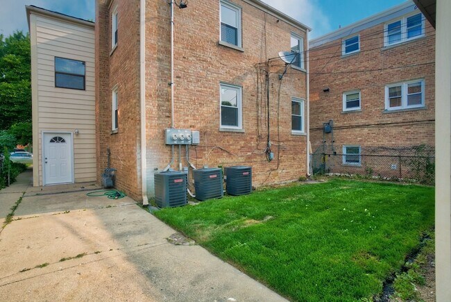 Building Photo - 4831 Kirk St