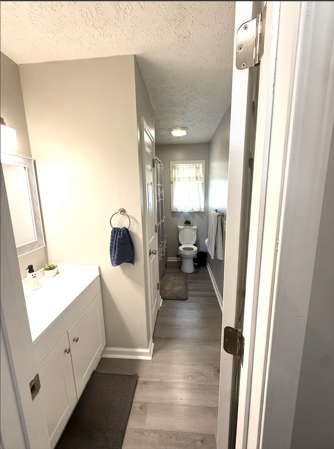 Building Photo - Beautiful 4 Bedroom Home with Bonus Room –...