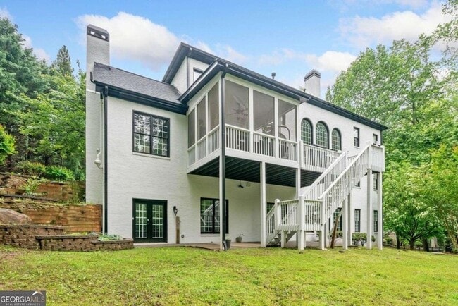 Building Photo - 882 Hallbrook Ln