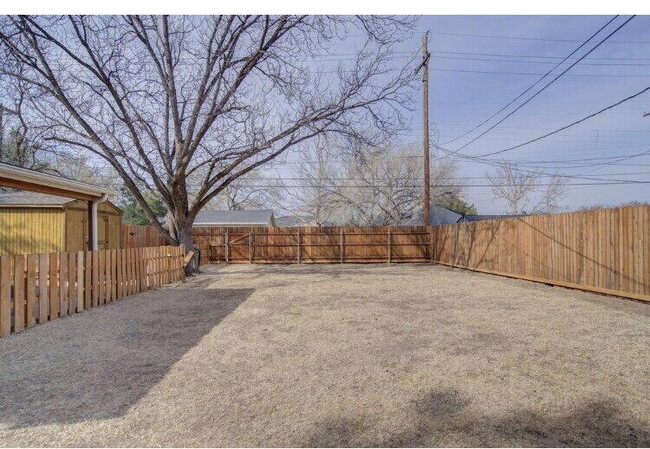 Building Photo - 2804 33rd St