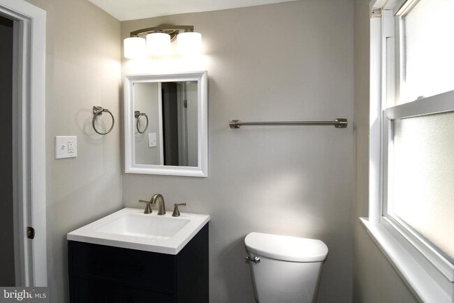 Building Photo - 3811 Forestdale Ave